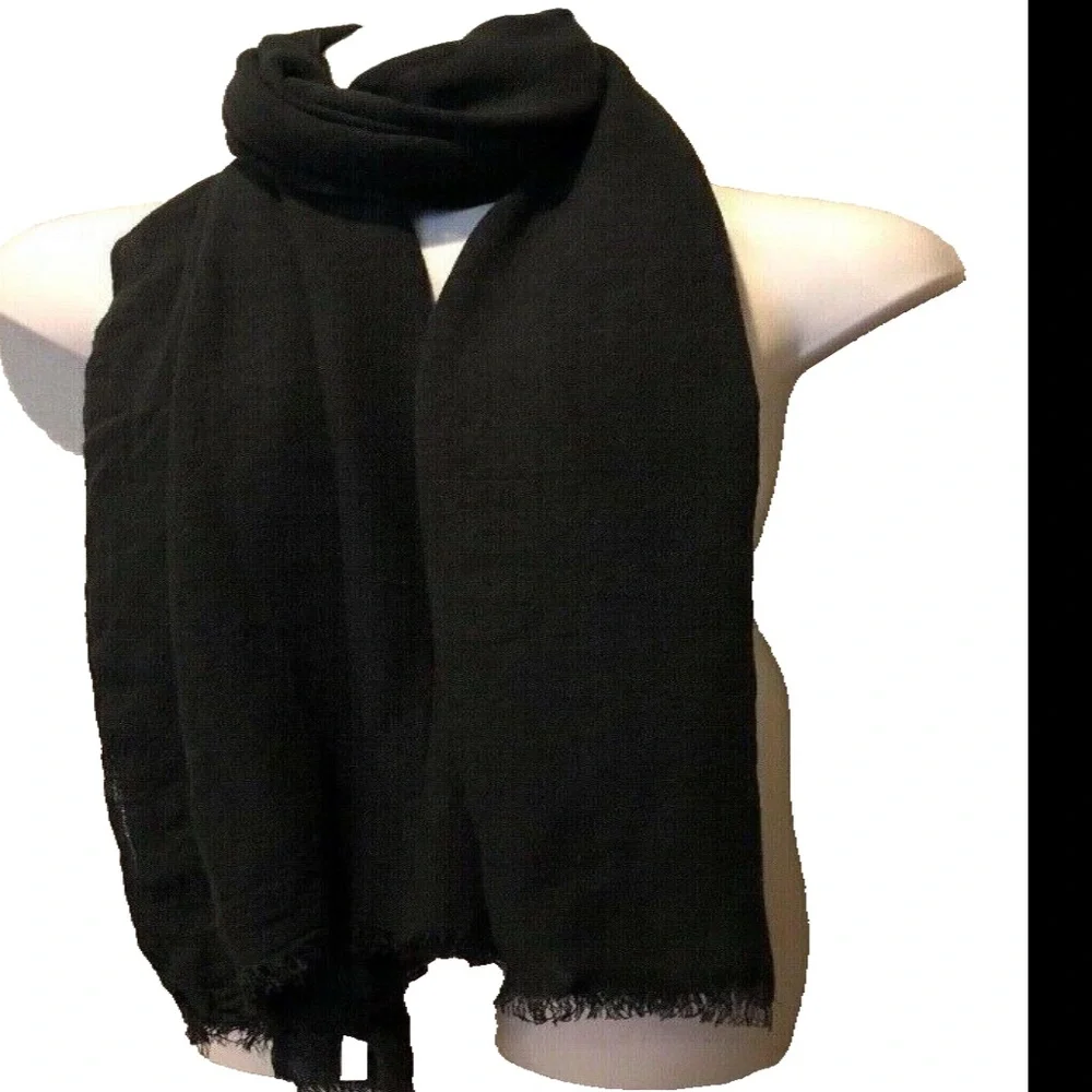 (NWT) Collection Eighteen XllX Black Oversized Eyelash Fringed Wrap/Scarf OS